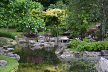Fototapeta na wymiar japanese garden with pond