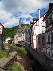 Monreal ist eine Ortsgemeinde im Tal der Elz im Landkreis Mayen-Koblenz im Land Rheinland-Pfalz