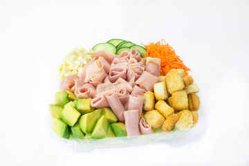 Ensalada de pechuga de pavo con aguacate