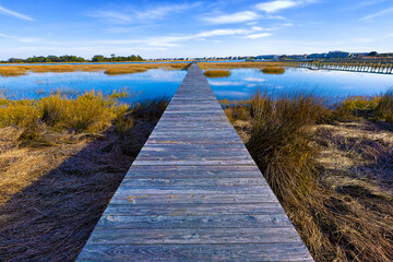 Obraz premium wooden dock over the river