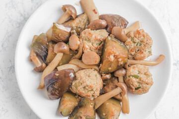 鶏肉団子と茄子の炒め物
