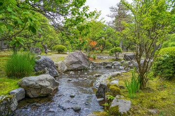 Fototapeta na wymiar 静寂に包まれた春の日本庭園の情景＠兼六園、石川