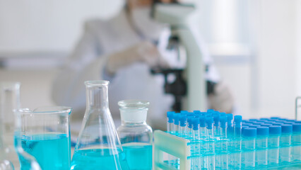 研究者　顕微鏡