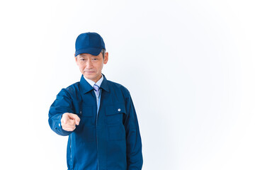 指差し確認をする現場作業員