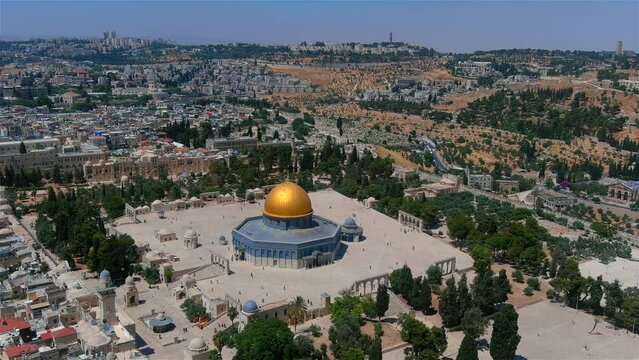 Western wall (kotel) and al Aqsa mosque, aerial,israel
Drone and unique shot from Jerusalem in summer of 2022, the Kotel and al Aqsa mosque, israel

