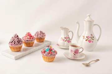Cupcakes and tea