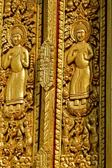 Fototapeta na wymiar Traditional Thai style golden stucco in Thai temple