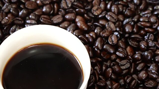 コーヒー豆も価格高騰！値上げが相次いでいるイメージです