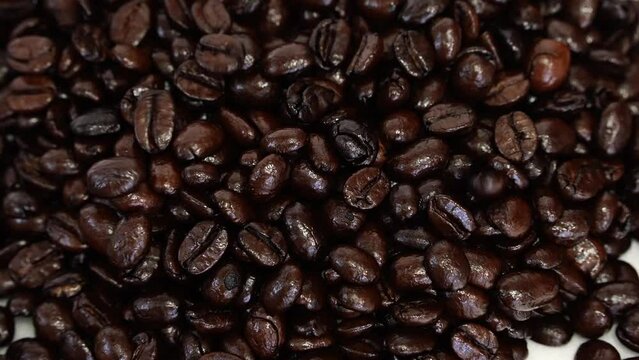 コーヒー豆の価格高騰をスーパースローを使って表現しました