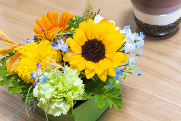 フラワーアレンジメント　マグカップ