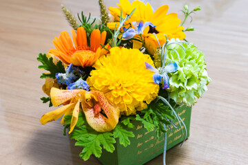 フラワーアレンジメント　贈り物