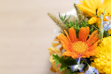 フラワーアレンジメント　ガーベラ