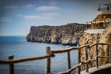 Skały krajobraz morze urwisko klify Minorka Baleary Hiszpania