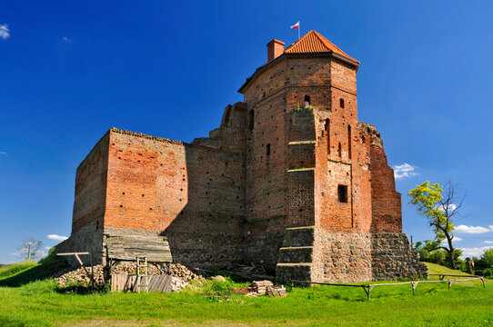 Ruins of a Gothic duke's castle from the 15th century. Liw, Masovian Voivodeship, Poland.