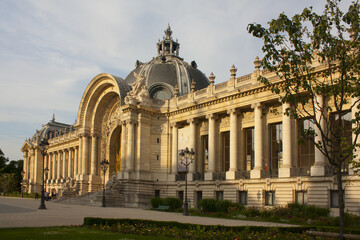 Fototapeta na wymiar Small Palace in Paris, France