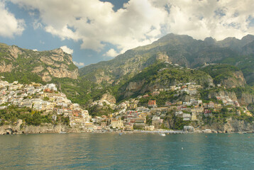 Fototapeta na wymiar View of the Italian city of Positano