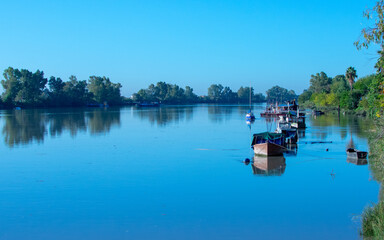 Obraz premium boats on the river