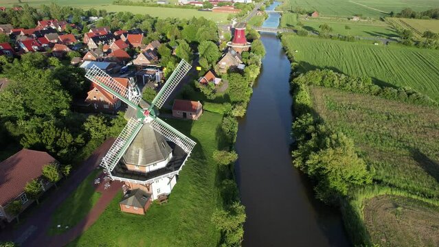 Greetsieler Zwillingsm&uuml;hlen, Greetsiel, Krummh&ouml;rn, East Frisia, Lower Saxony, Germany, Europe