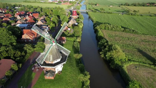 Greetsieler Zwillingsm&uuml;hlen, Greetsiel, Krummh&ouml;rn, East Frisia, Lower Saxony, Germany, Europe