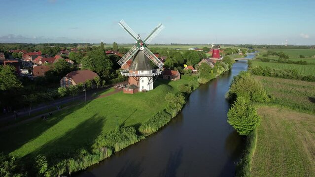 Greetsieler Zwillingsm&uuml;hlen, Greetsiel, Krummh&ouml;rn, East Frisia, Lower Saxony, Germany, Europe