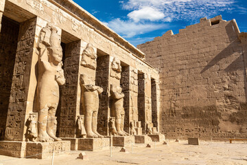 Medinet Habu temple in Luxor - obrazy, fototapety, plakaty