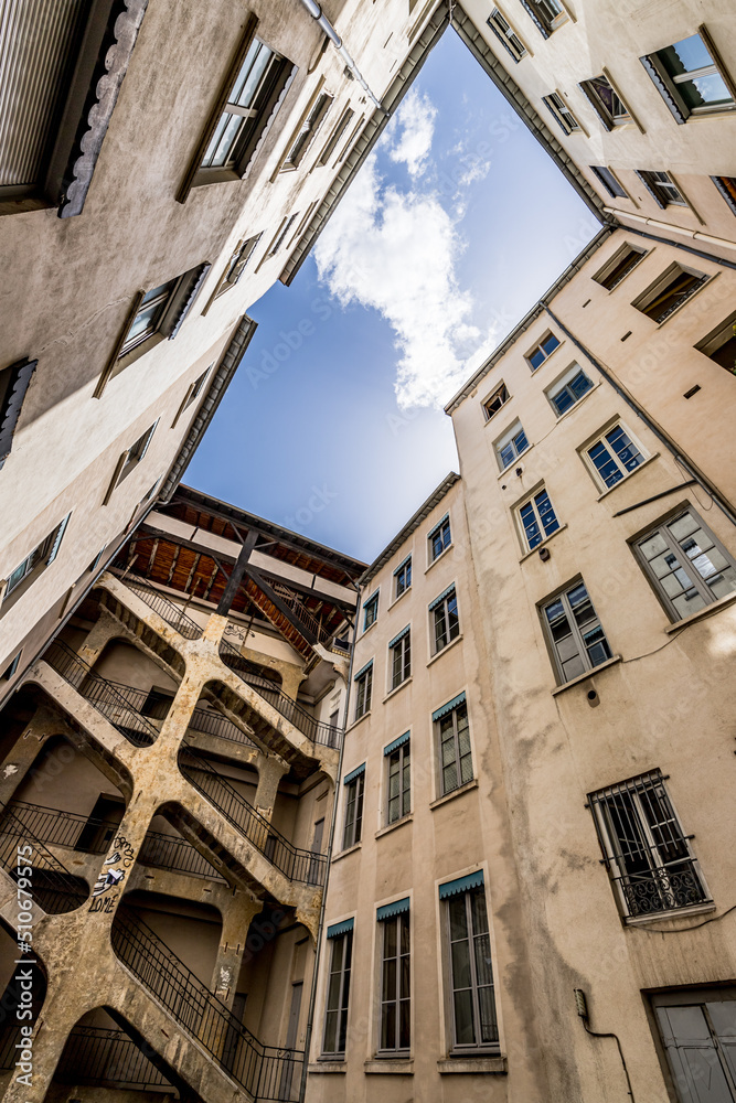 Poster Traboule et Cour des Voraces à la Croix-Rousse à Lyon