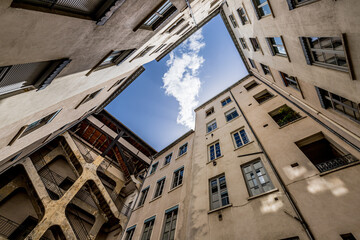 Traboule et Cour des Voraces à la Croix-Rousse à Lyon