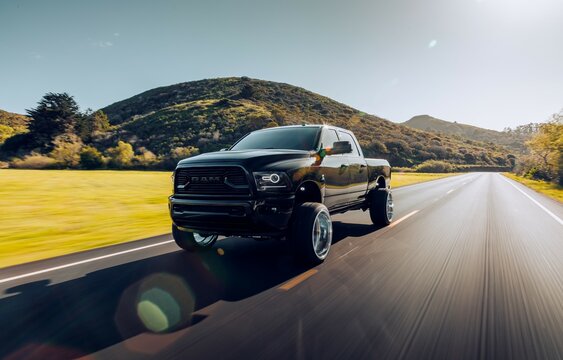 San Francisco, CA, USA
August 4, 2022
Ram 2500 driving on the street around the bay