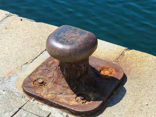 anchor on the dock