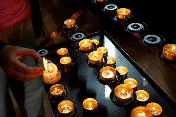 Opferkerze, Opferlicht, Votivkerze, Votivlicht, Kerzen als sichtbares Zeichen des Gebets