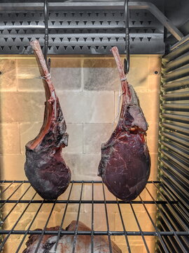 Dry Aged Tomahawk Steak