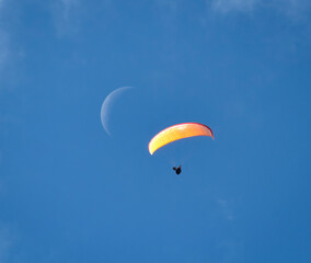 Parapendio con Luna - Lanzarote