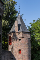Picturesque medieval Monnikendam - water gate was built around 1420 as part of the second city wall...