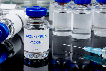 Vaccin variole du singe. Flacons de vaccins en anglais 