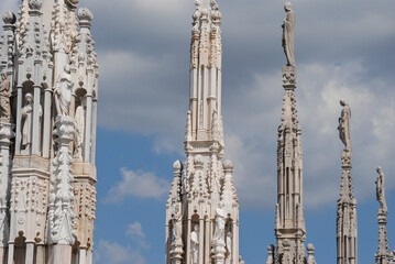 Fototapeta na wymiar Italie Milan patrimoine tourisme Piazza del Duomo
