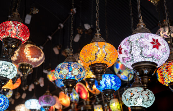 Beautiful Tiffany-style hanging lamps for sale