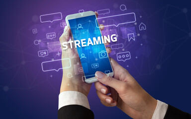 Obraz premium Hand using smartphone with social media concept