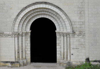 Fototapeta na wymiar Porte d'entrée Abatiale de Fontevraud, France Pays de la Loire.
