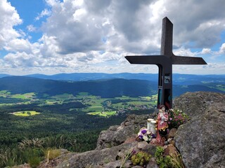 Kreuz auf einem Berg