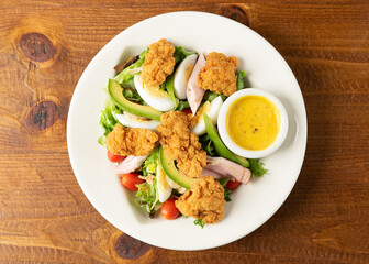 Salad with fried chicken