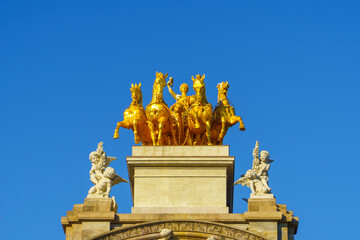 Obraz premium golden statue - Barcelona