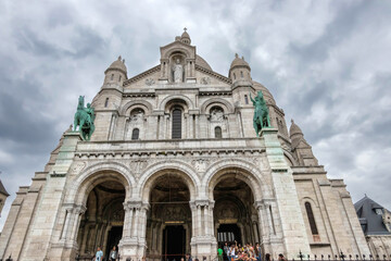 Fototapeta na wymiar The Basilica of the Sacred Heart (fr.: Sacré-Cœur), Paris, France 