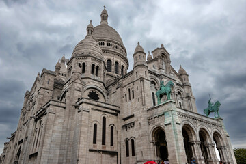 Fototapeta na wymiar The Basilica of the Sacred Heart (fr.: Sacré-Cœur)б Paris, France