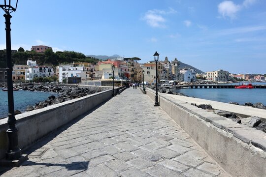 Ischia - Borgo dal Ponte Aragonese