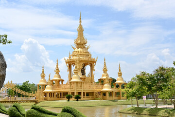 Buddha stupa, pagoda and relics have important meanings that respect people, places or things that should be worshiped.
