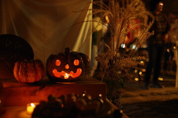 ろうそく灯のハロウィーン