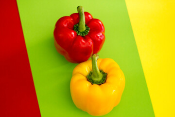 赤黄　パプリカ　元気な背景　red yellow bell pepper