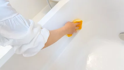 Poster お風呂の掃除をする主婦 © koni film