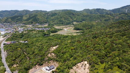 Fototapeta premium 風力発電！福徳稲荷神社 SDGs自然エネルギー ドローン撮影 山口県下関市豊浦町大字宇賀