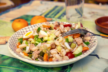 refreshing mixed white bean and tuna salad